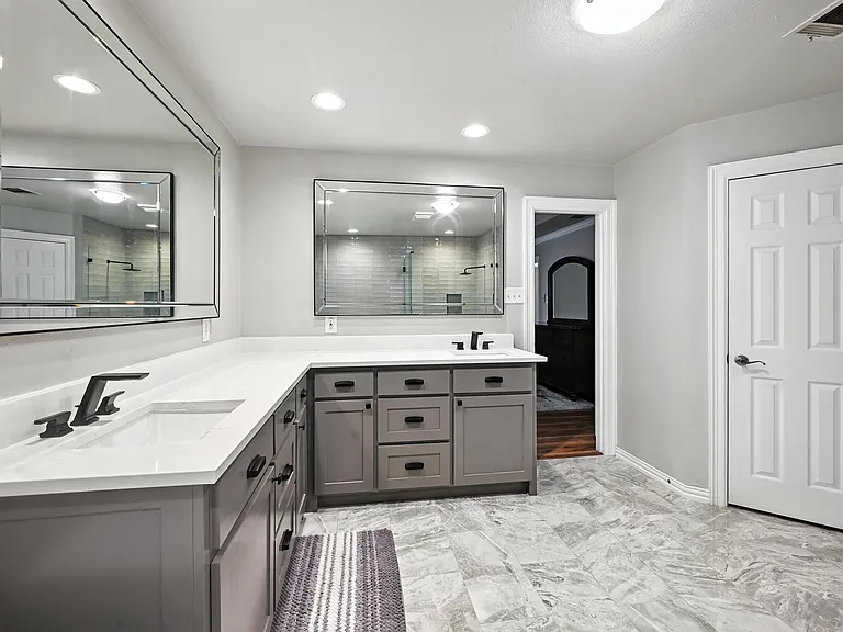 6301 Meadow Lakes Dr — Photo 33