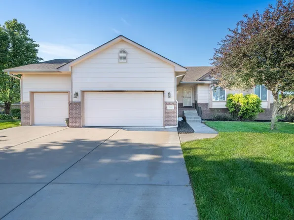 10402 W Greenfield St, Wichita, KS 67215