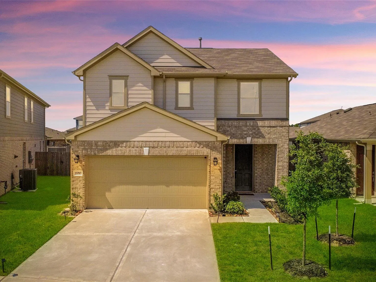 3 bed, 2.5 bath, 2210 sqft, $2,650 — Photo 2