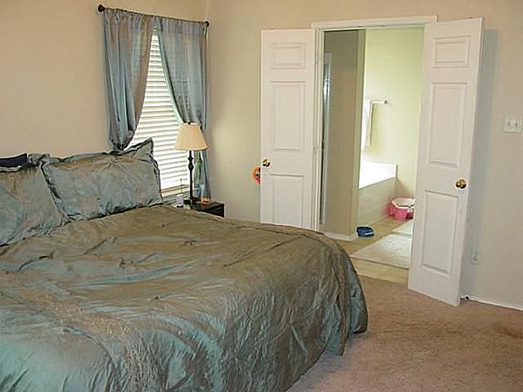 5th image of 809 Chrissy Creek Ln