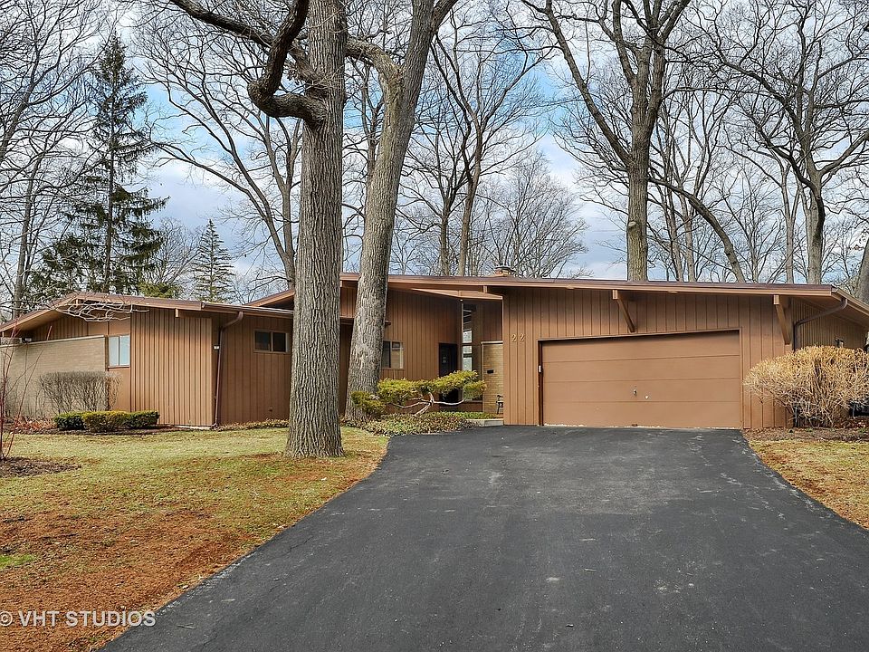 1st image of 22 Oxford Dr