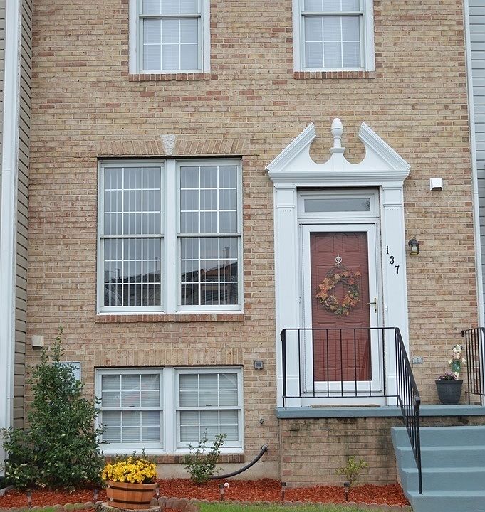 1st image of 137 Armerina Dr