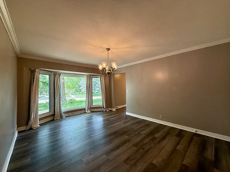 9325 Pauline St — Photo 14