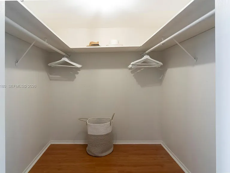 6770 Indian Creek Dr #8L — Photo 21