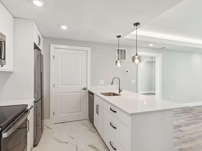 1222 N Marshall St — Photo 104