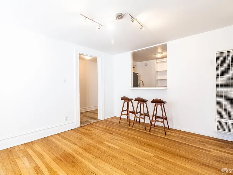 2082 Bush St — Photo 2