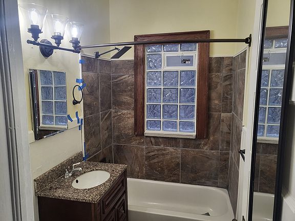 4th image of 299 Richmond Ave #1