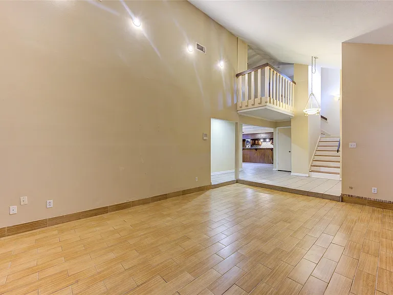 165 Old Bridge Lk — Photo 13