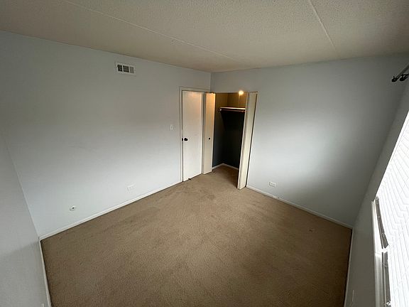 5th image of 14785 Lakeview Dr APT 204