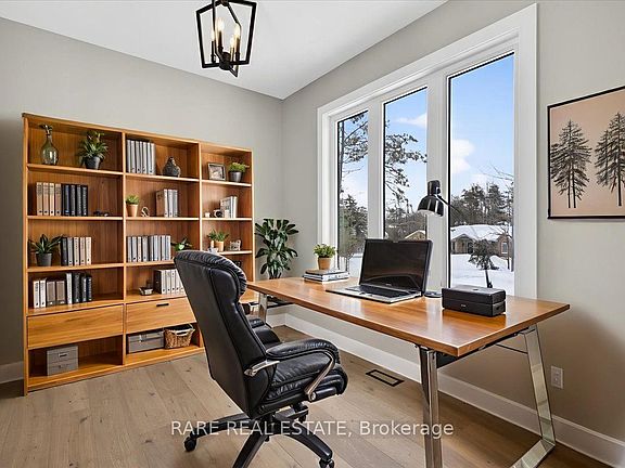 4th image of 32 Alpine Way