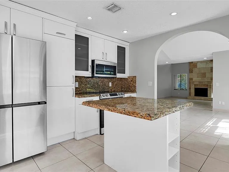 7659 Sierra Ter W — Photo 15