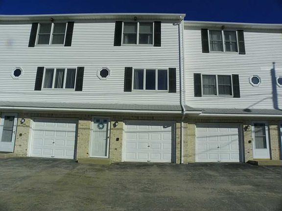 2nd image of 98 Sunflower Cir #98