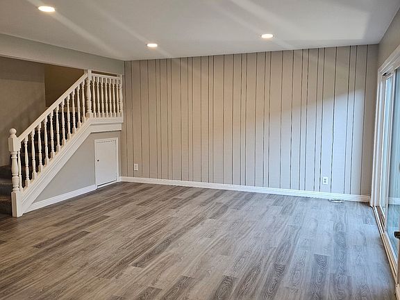 2nd image of 376 S Miraleste Dr Unit 424