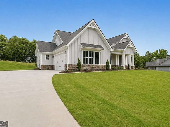 3rd image of 77 Maney Dr