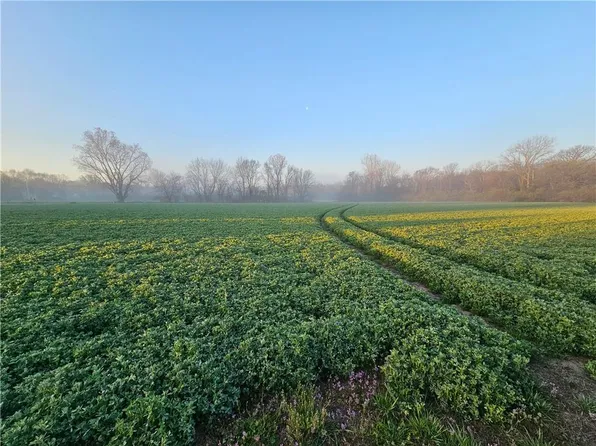 NW 35th St, Topeka, KS 66618