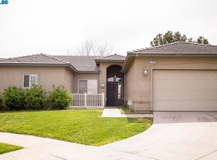 1697 Beaumont Ct, Tulare, CA 93274