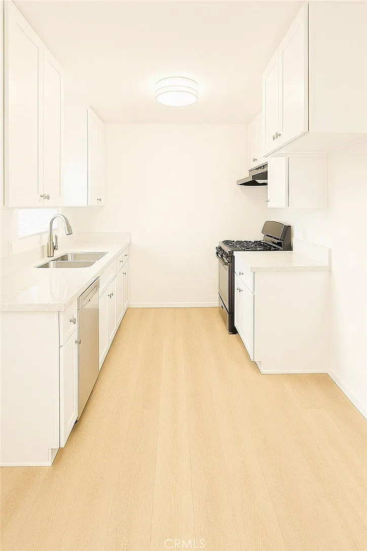 1 bed, 700 sqft, $1,995 — Photo 3