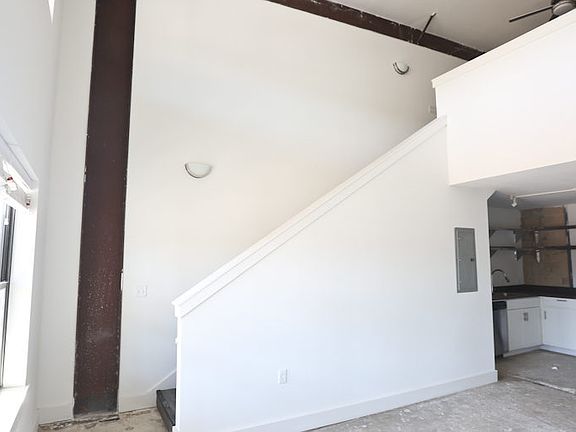 3rd image of 2450 Roosevelt Ave APT 182