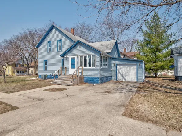 802 N 6th St, Estherville, IA 51334