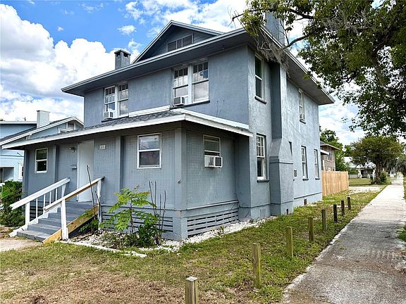 2nd image of 204 AVENUE D NE