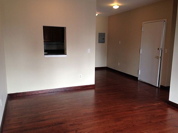 4th image of 227 E 110th St APT 3