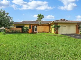 8884 NW 3rd Ct, Pompano Beach, FL 33071