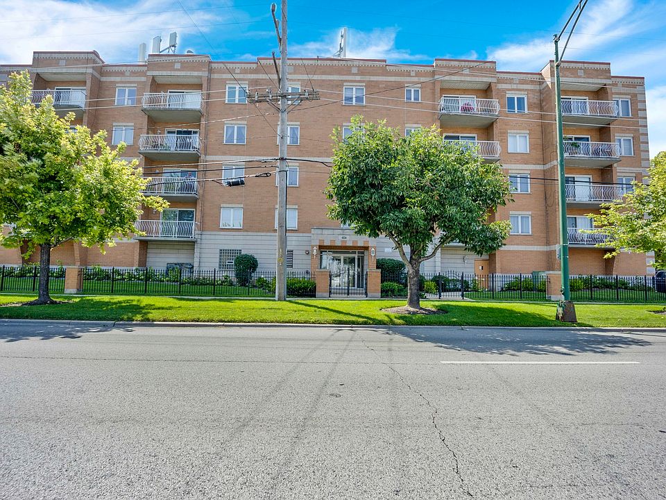 1st image of 4534 N Cumberland Ave Unit 305