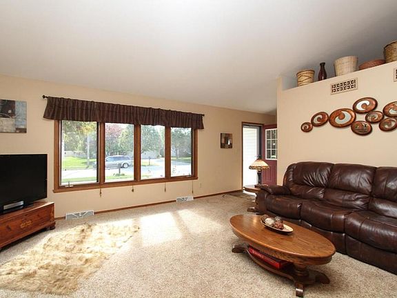 4th image of 3404 Blakewood Ave