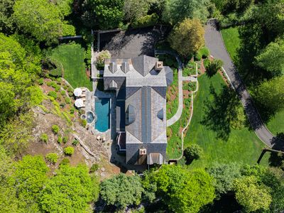 10 Cross Road, Darien, CT, 06820