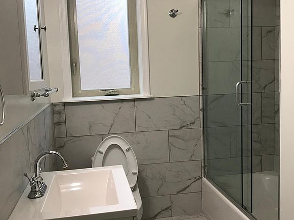 3rd image of 1528 W Porter St Floor 2