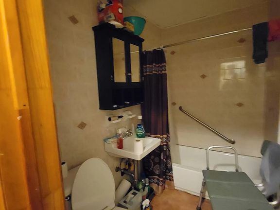 4th image of 13-14 Dinsmore Ave