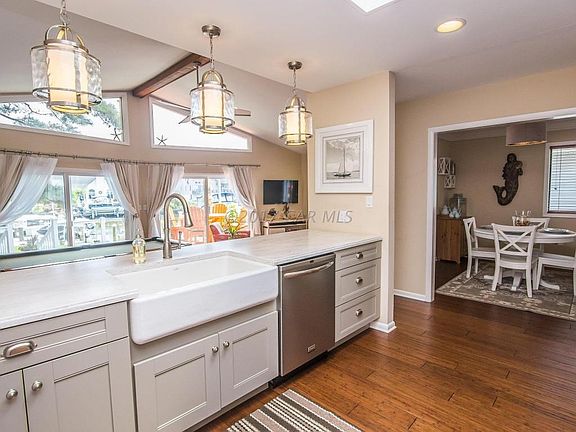 120 Watertown Rd Kitchen 4