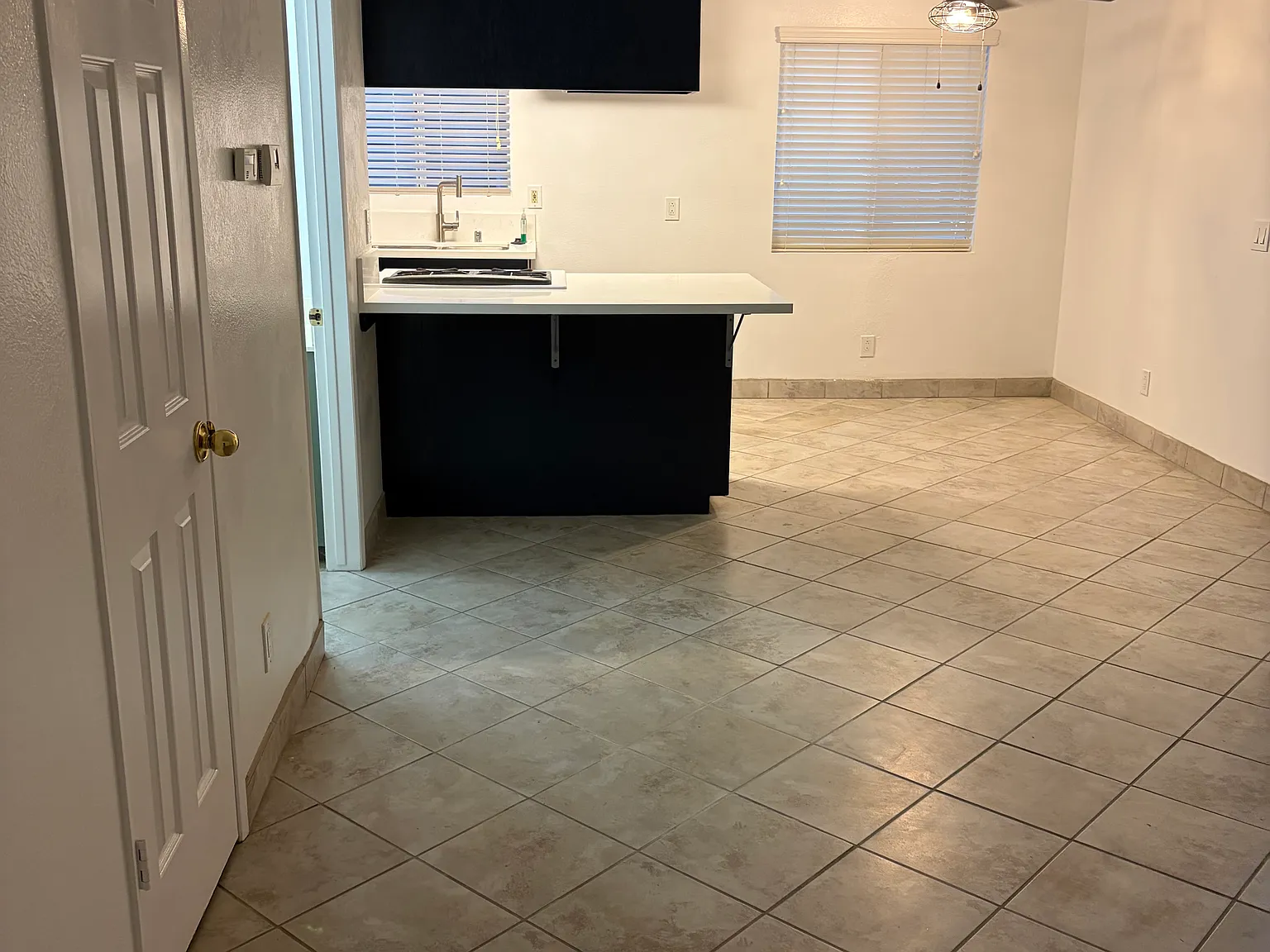2 bed, 1.5 bath, 825 sqft, $2,800 — Photo 3
