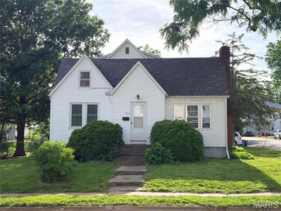 201 S Washington St, Paris, MO, 65275