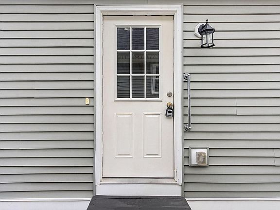 2nd image of 994 Portland Road #16