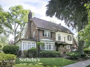115 Greenway N, Forest Hills, NY 11375