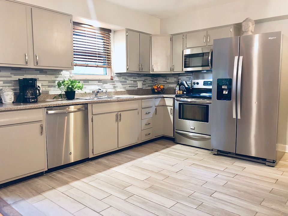 1st image of 709 Forest Cir