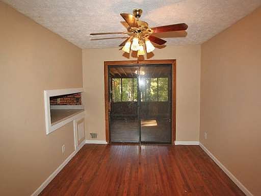 5th image of 3073 Bruckner Blvd