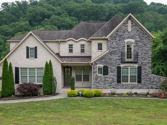 2nd image of 8145 Charlotte Pike