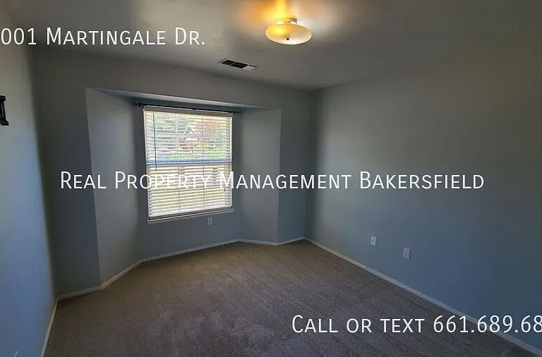 11001 Martingale Dr — Photo 3