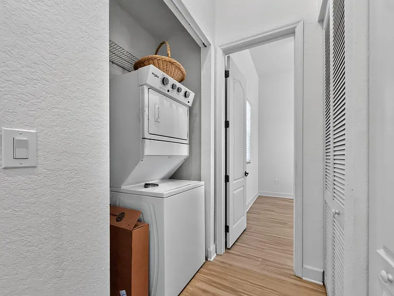 625 SW 146th Ter — Photo 18
