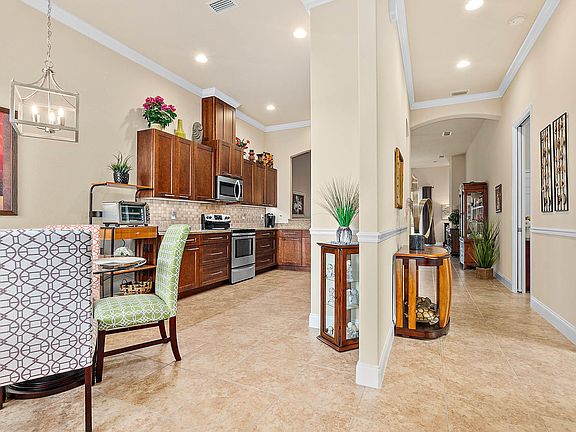 5th image of 3276 Grafton Dr