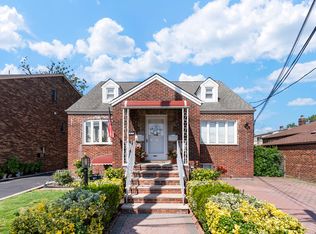 461 9th St #2, Fairview, NJ 07022