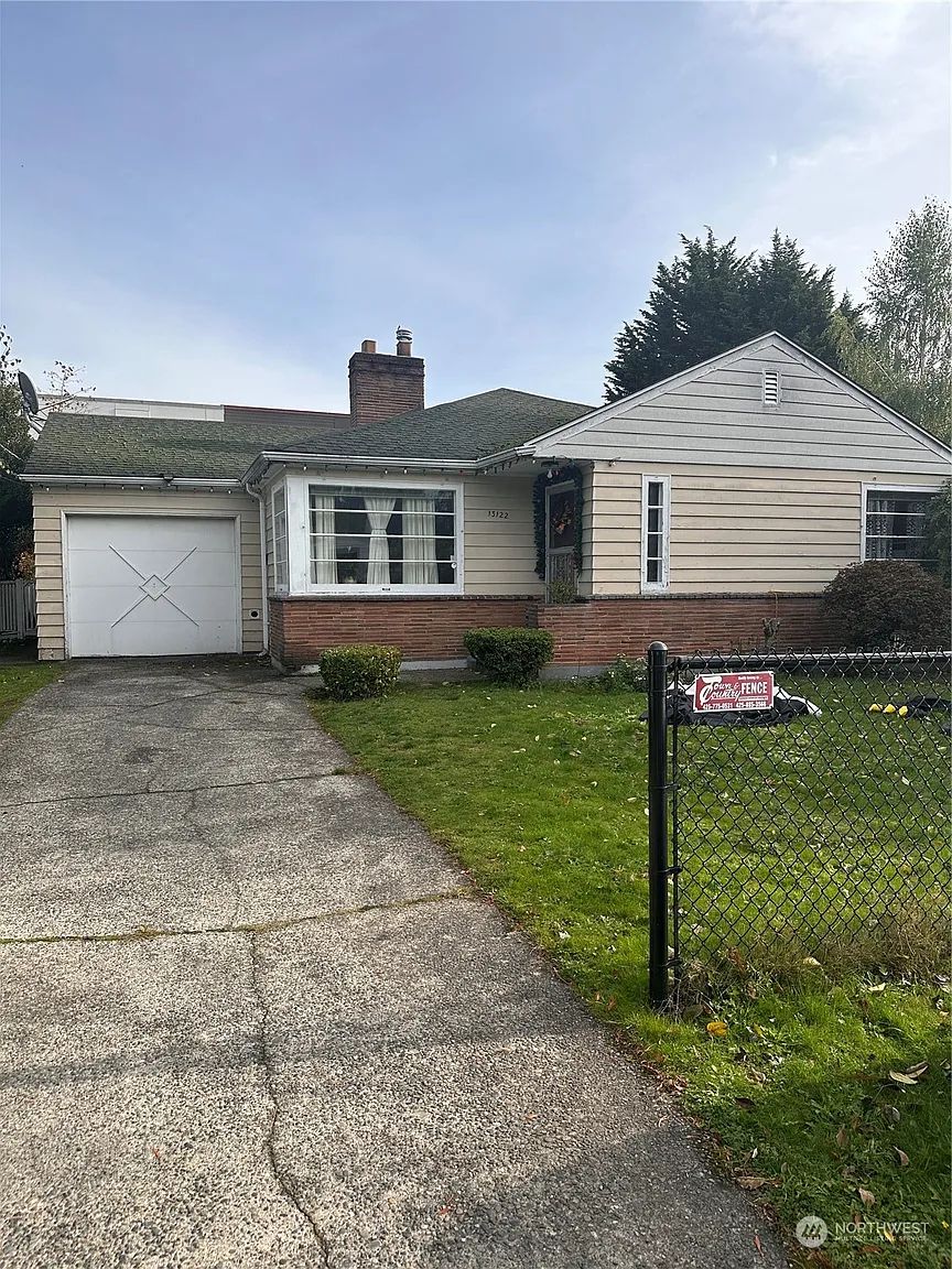 13122 Palatine Avenue N photo 1