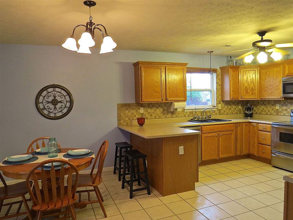 2nd image of 611 Horram Dr