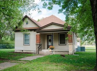 1301 Clark Ave, Parsons, KS 67357