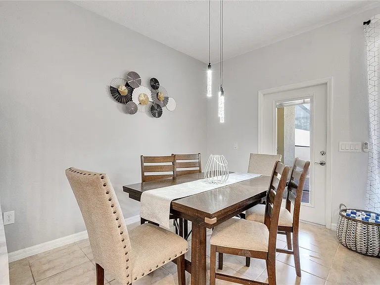 8827 Geneve Ct — Photo 27