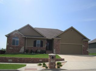 2208 Brookefield Dr, Salina, KS 67401