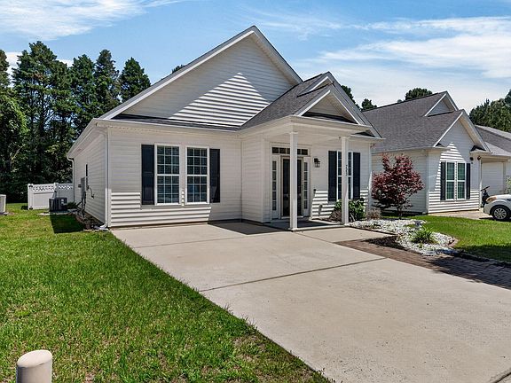 4th image of 723 Barlang Cir