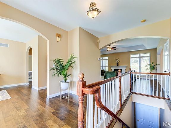 4th image of 10825 Larkspur Dr